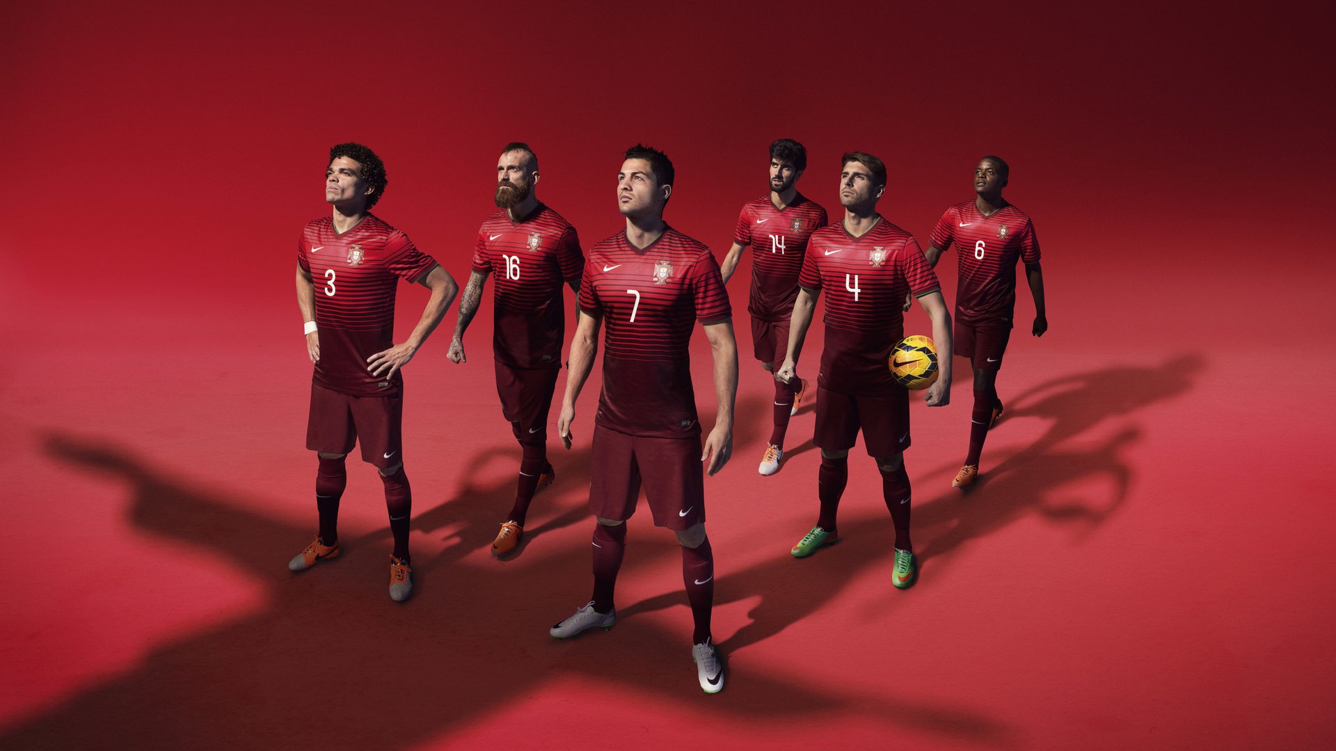 kaiyun.com-【暖心时刻】赛后颁奖！他用真情征服球迷，荣获“最受欢迎球员”称号