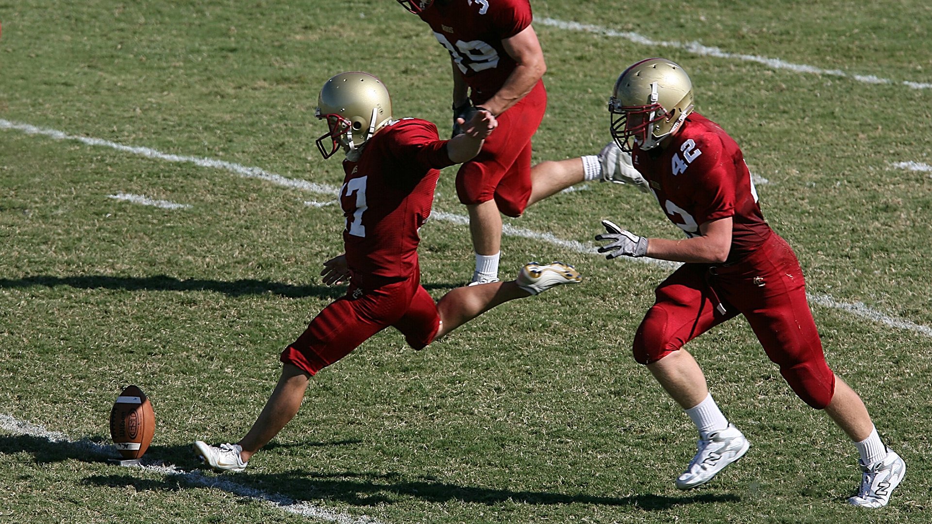 “尼古拉斯·桑特基:阿根廷美洲狮队的核心人物,未来前景广阔”